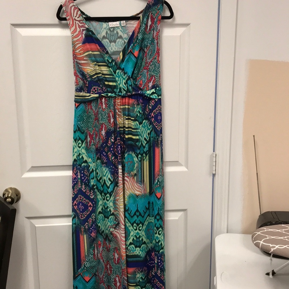 Dress flats and empire waist.